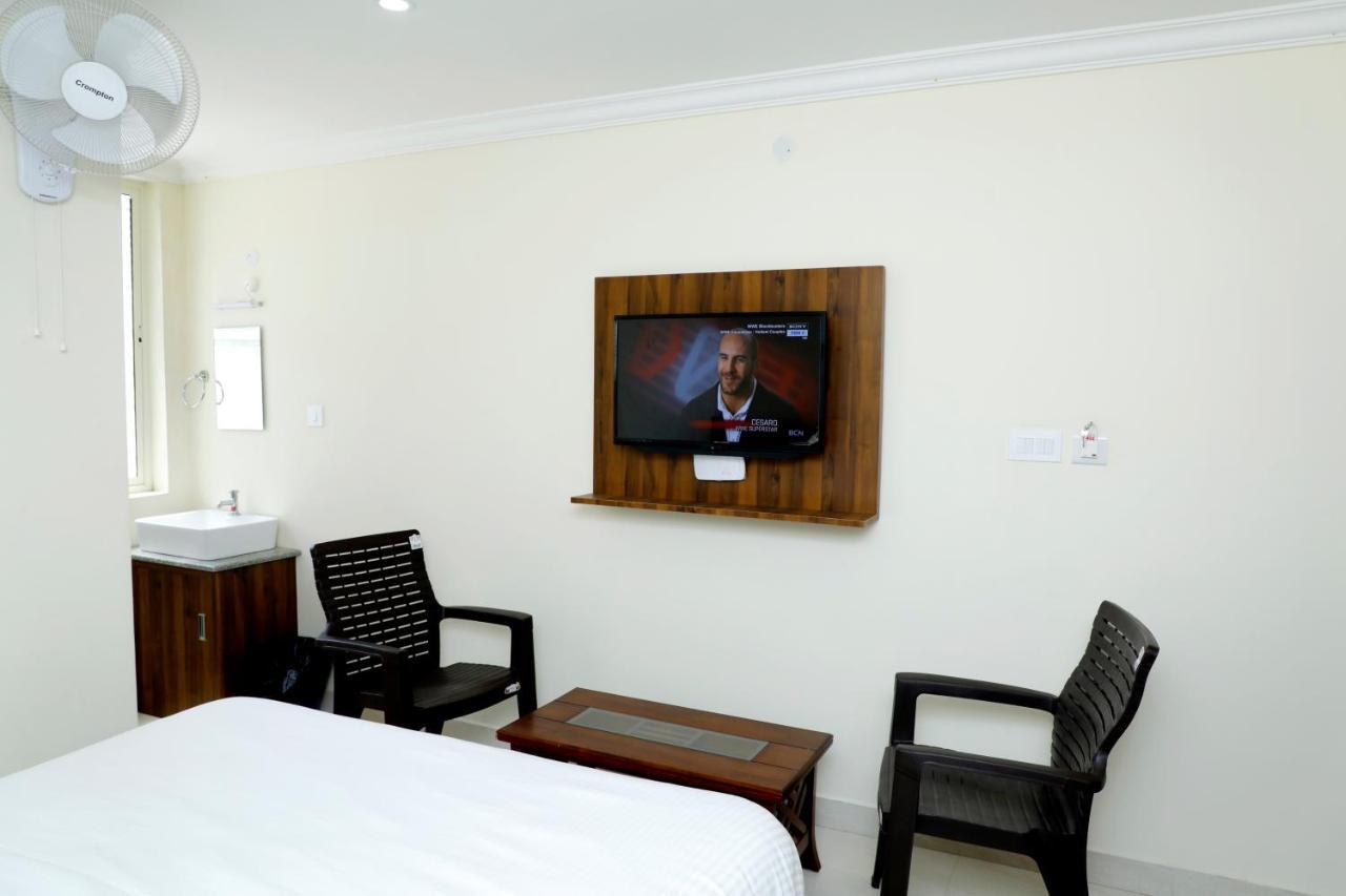 Cnr Residency Hotel Madanapalle Exterior foto