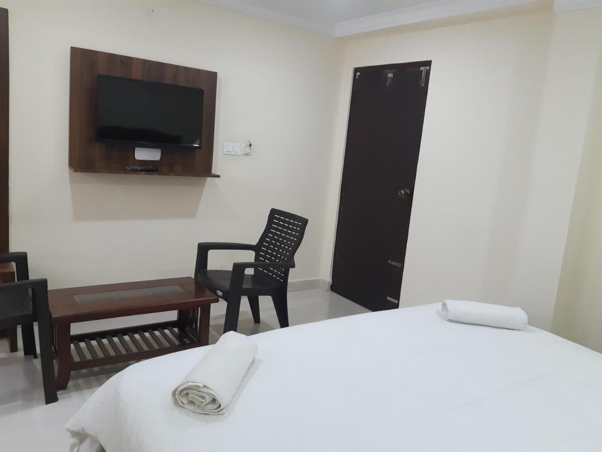 Cnr Residency Hotel Madanapalle Exterior foto