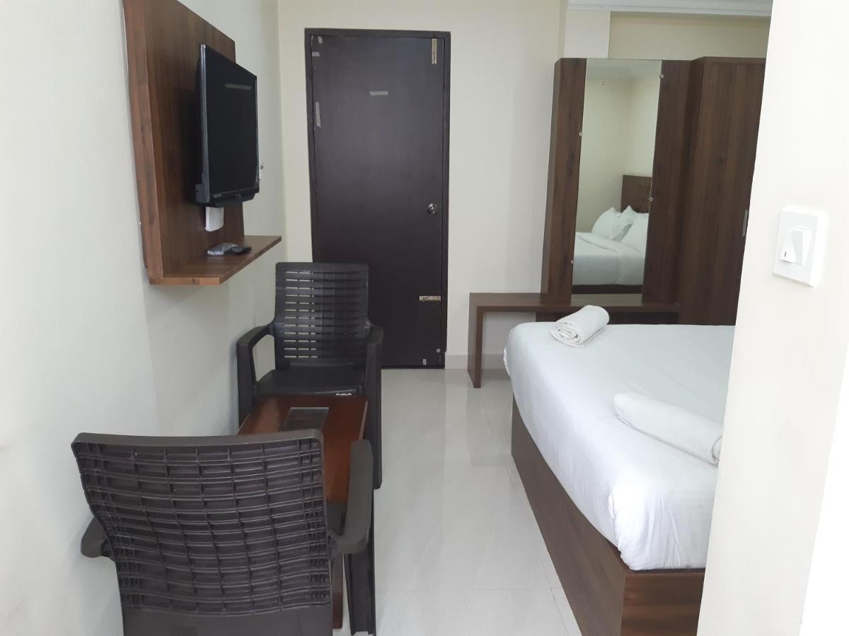 Cnr Residency Hotel Madanapalle Exterior foto