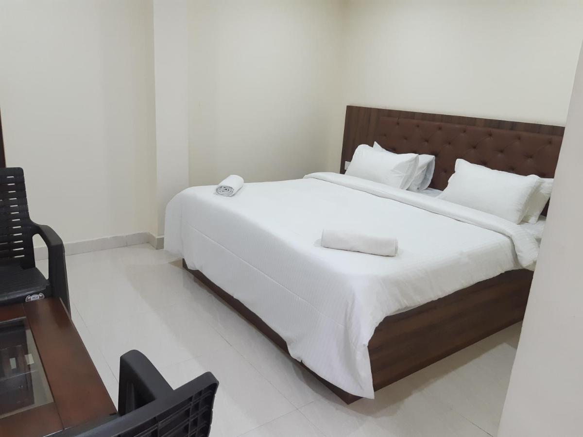 Cnr Residency Hotel Madanapalle Exterior foto