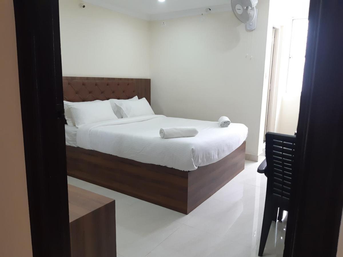 Cnr Residency Hotel Madanapalle Exterior foto